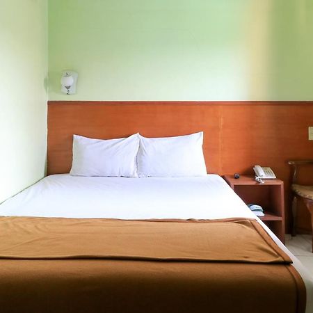 Hotel Prisma Sidoarjo Exterior photo